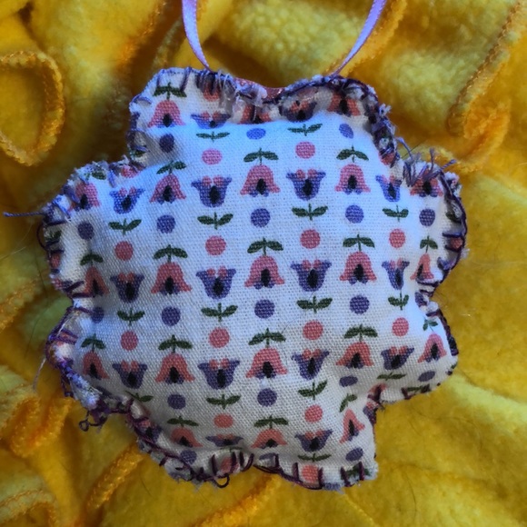 Hand stitched Flower - Picture 2 of 4